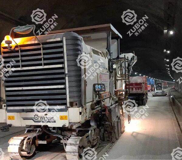 銑刨機自動找平控制系統(tǒng)在施工中的應(yīng)用